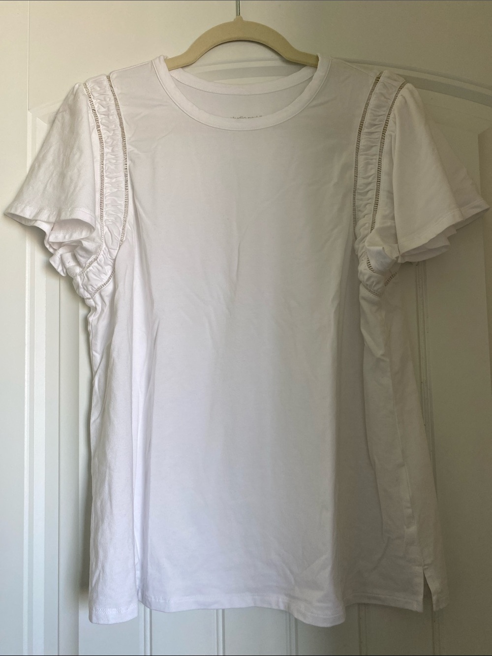 Studio Park White Ruffle Sleeve Women's Top
